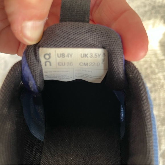 4 Boys Youth On Clouds Athletic Tennis Shoes - Picture 8 of 8